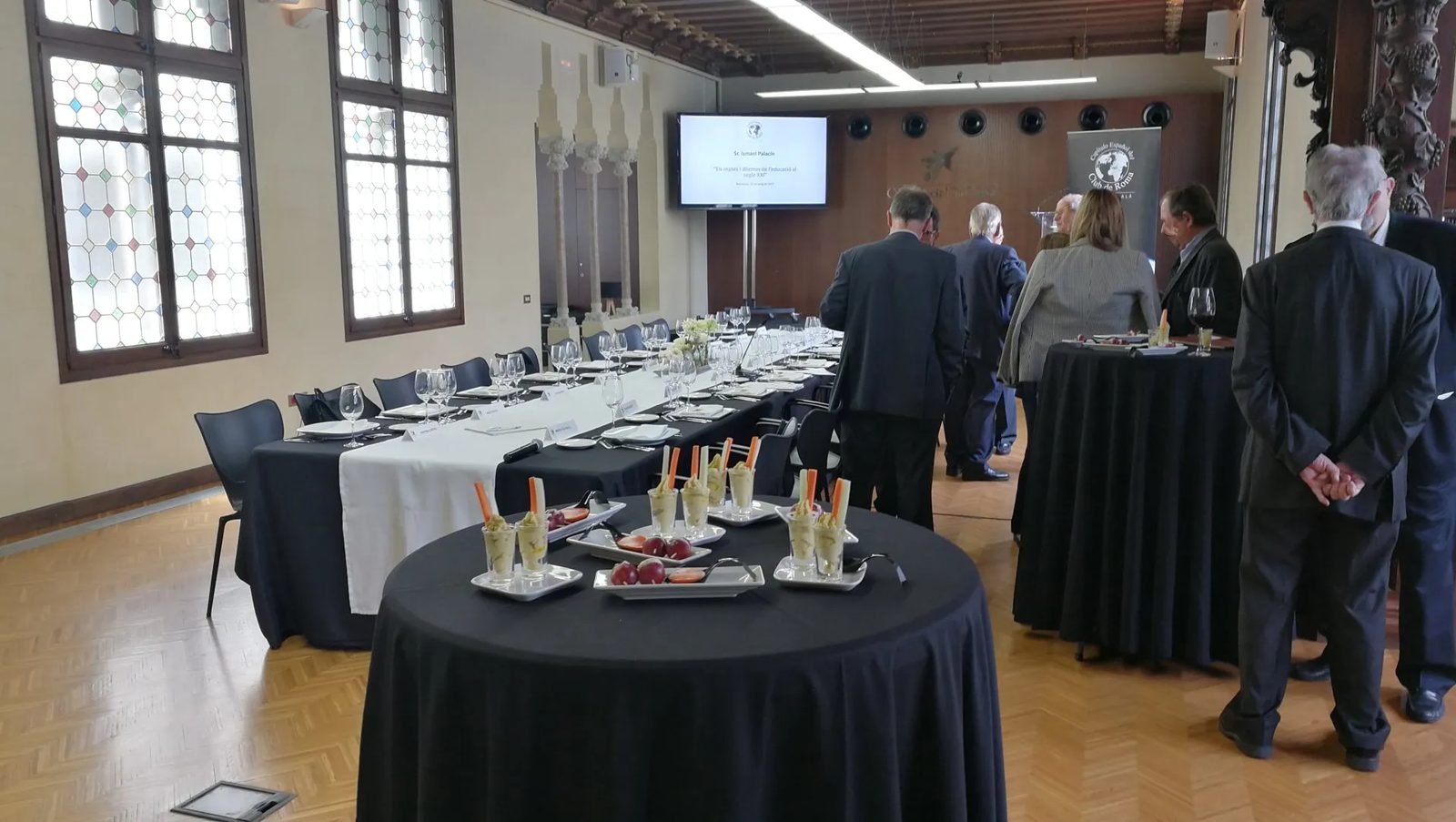 Aperitivo y Comida de direcciòn - Palau Macaya